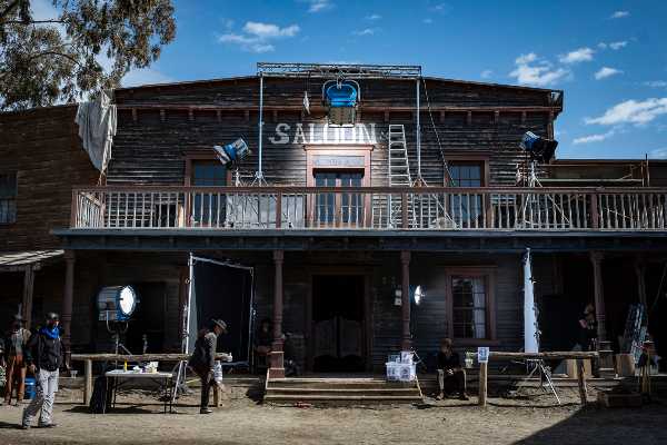 PALOMAR e BRON sul set con THAT DIRTY BLACK BAG: torna la grande tradizione dello Spaghetti Western