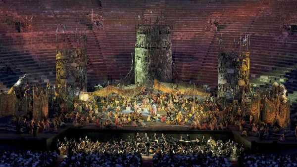 Oggi in TV: "Il trovatore" di Verdi dall'Arena di Verona - Su Rai5 (canale 23) Anna Netrebko e Yusif Eyazov