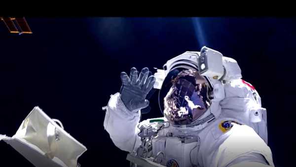 Stasera in TV: Luca Parmitano protagonista di "Earthling - Terrestre". Su Rai2 immagini uniche nel docu–film di Rai Documentari