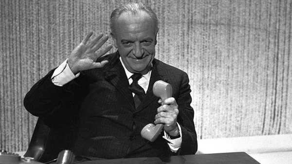 Oggi in TV: A "Italiani" c'è Ruggero Orlando. Su Rai Storia il ritratto dell'"uomo di mondo"