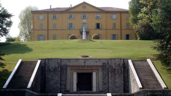 Oggi in Radio: "Paese Mio" va a Sasso Marconi - Su RadioLive Joe Violanti visita il comune del bolognese