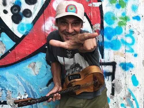 FLOWERS FESTIVAL annuncia una nuova data il 27 luglio: MANU CHAO farà tappa a Collegno per il tour El Chapulin - Manu Chao Acustico
