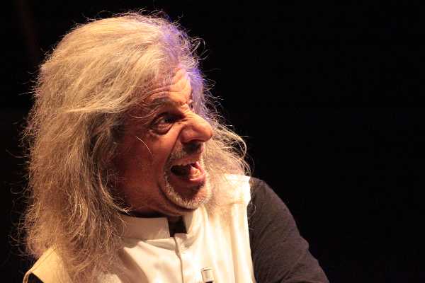 A Pesaro per Miralteatro D’estate ALESSANDRO BERGONZONI in Trascendi E Sali
