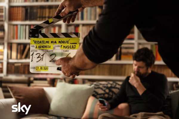 RIDATEMI MIA MOGLIE, il trailer della miniserie Sky Original - La commedia romantica con Fabio De Luigi