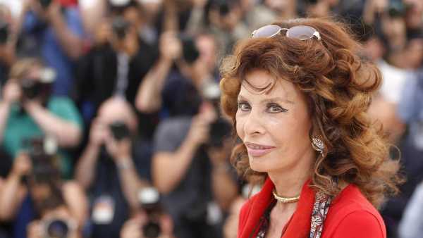 Stasera in TV: Su Rai3 "A raccontare comincia tu" - Raffaella Carrà incontra Sophia Loren