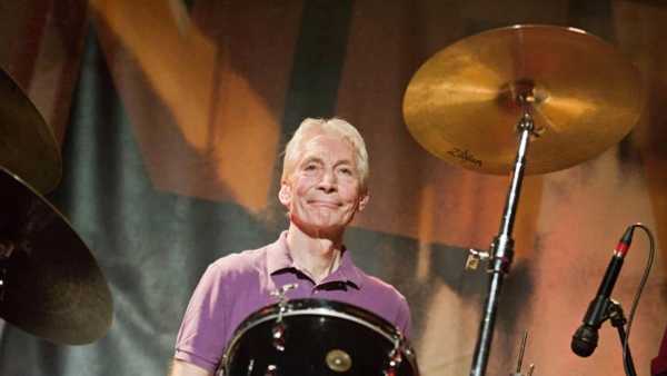 Oggi in TV: L'omaggio di Rai Cultura a Charlie Watts. Su Rai5 (canale 23) lo storico concerto dei Rolling Stones a Cuba