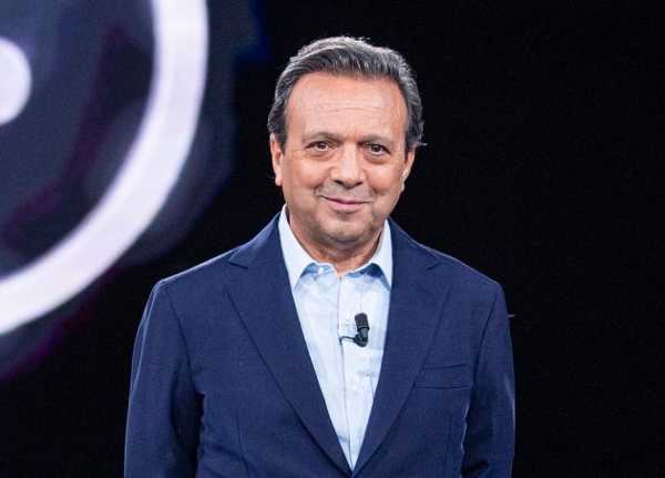 Piero Chiambretti al Caffè de La Versiliana insieme al critico d'arte Francesco Bonami e al mercante d'arte e segretario della Biennale dell'Antiquariato Fabrizio Moretti