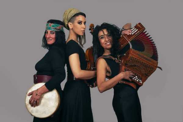 Le vie del Melograno con Ravian, Kërkim, Lamorivostri e Taxìdi a Lu Mbroia di Corigliano d'Otranto (Le)