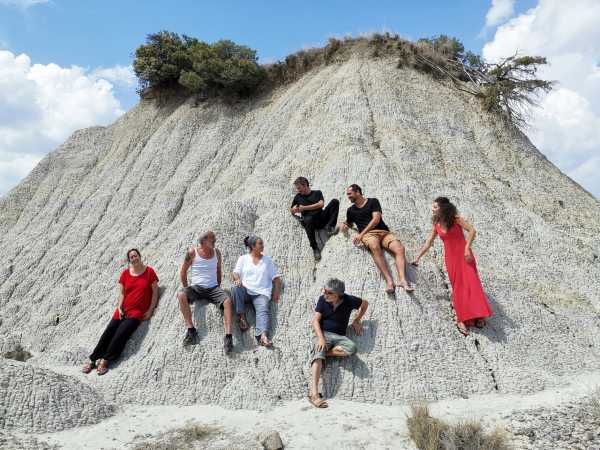 Officina Zoé e Beirut World Beat per il festival "Col favore di Minerva" al Castello di Tutino a Tricase (Le)