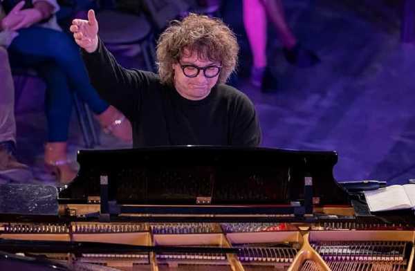 “FATTI DI MUSICA 2021” entra nel clou: domani sera all’Arena dello Stretto di Reggio Calabria il celebre pianista e compositore Remo Anzovino con il violoncellista Anselmo Pelliccioni