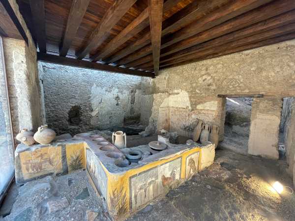 Dal 12 agosto apre al pubblico il termopolio della Regio V, l’antica tavola calda di Pompei, tra le scoperte degli ultimi scavi