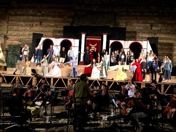 Con “Bertoldo, Bertoldino, e…” il Bruscello Poliziano torna in Piazza Grande