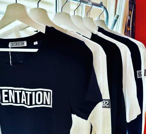 0STENTATION: il nuovo brand di streetwear di lusso conquista la riviera romagnola 0STENTATION: il nuovo brand di streetwear di lusso conquista la riviera romagnola