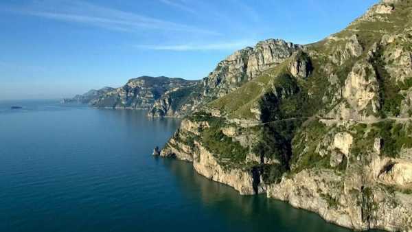 Stasera in TV: Su Rai5 (canale 23) "La costiera verticale". Un viaggio da Ravello a Positano
