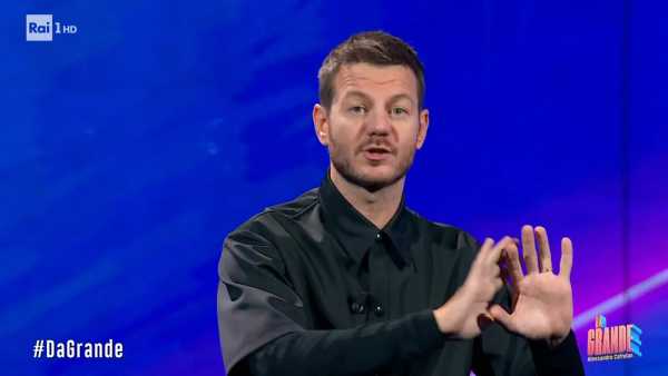 Stasera in TV: Alessandro Cattelan su Rai1 con "Da Grande". Tra gli ospiti, Marcell Jacobs, Gianmarco Tamberi, Raoul Bova