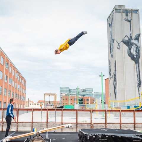 “Lo Stato dell’arte”: a Cividale del Friuli il circo contemporaneo invade la città