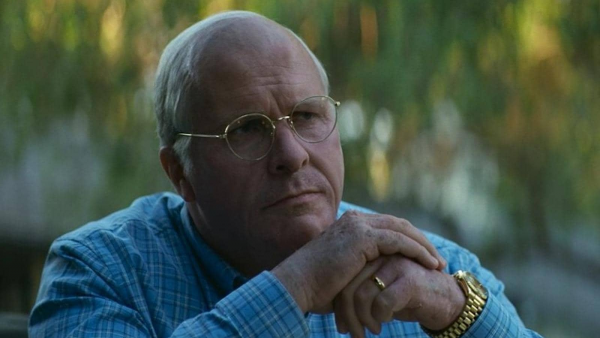 Stasera in TV: Su Rai3 "Vice - L'uomo nell'ombra". La storia di Dick Cheney con Christian Bale ed Amy Adams 