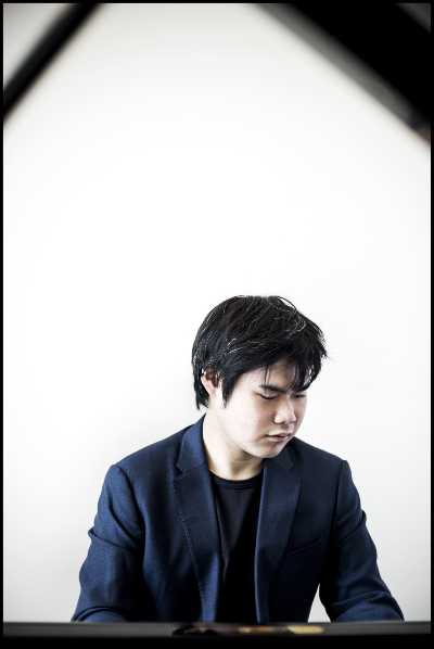 Šostakovič secondo Nobu - Il pianista giapponese debutta con l’Orchestra Verdi e Robert Trevino
