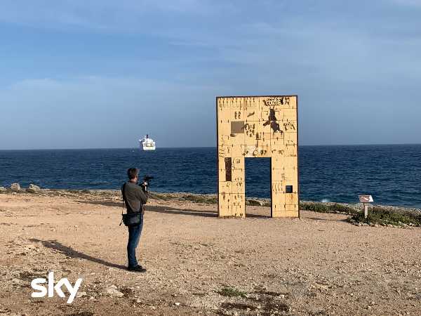 Sky Original - IL TESTIMONE di PIF riparte dal 23 ottobre con due puntate su Lampedusa
