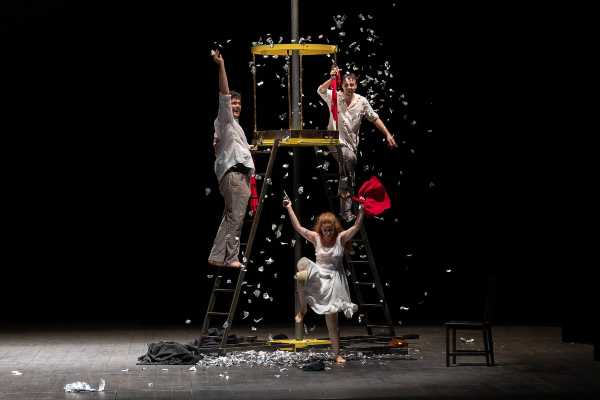 FESTIVAL DI DANZA CONTEMPORANEA 2021 La Gaia Scienza: La rivolta degli oggetti e “il fantasma della libertà”
