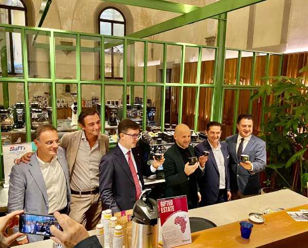 Inaugurata a Firenze la Scuola del Caffè alla presenza del sindaco Dario Nardella