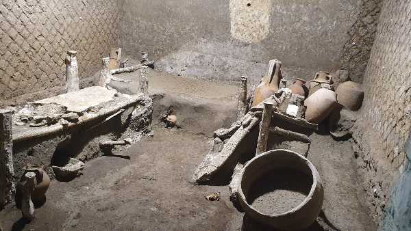 Pompei - LA STANZA DEGLI SCHIAVI – L’ultima scoperta di Civita Giuliana