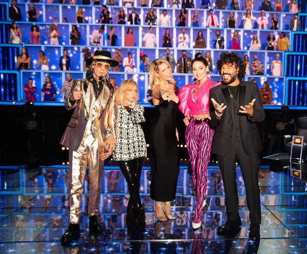Canale 5 : Nuovo appuntamento con ALL TOGETHER NOW - Conduce Michelle Hunziker