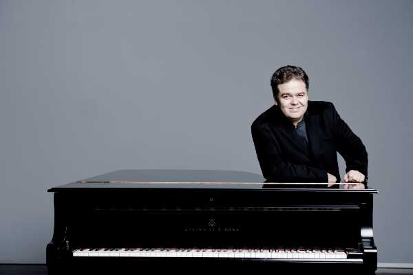 ROMANTICO PIANO - ARCADI VOLODOS interpreta SCHUBERT E SCHUMANN