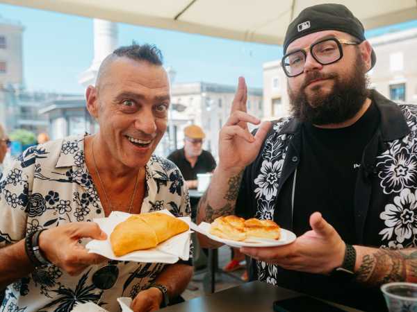 Mocho e Nandu Popu lanciano "Mangianastri"