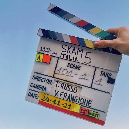 SKAM ITALIA - Primo ciak per il quinto capitolo della serie prodotta da Cross Productions in arrivo solo su Netflix nel 2022 SKAM ITALIA - Primo ciak per il quinto capitolo della serie prodotta da Cross Productions in arrivo solo su Netflix nel 2022