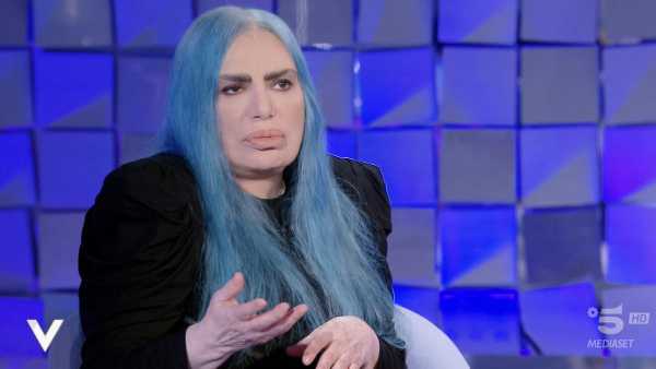 Canale 5 - A "VERISSIMO" LOREDANA BERTE': "La canzone di Ligabue contro la violenza sulle donne e nata dopo la mia intervista a Verissimo"