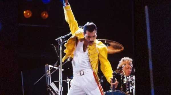 Canale 5: SPECIALE TG5 «FREDDIE MERCURY - STORIA E LEGGENDA»