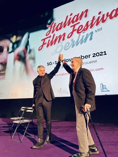 Let’s Kiss di Filippo Vendemmiati e prodotto da Genoma Films trionfa all’ottava edizione dell'Italian Film Festival Berlin