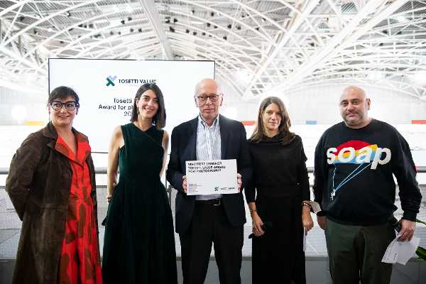 Artissima 2021 - Fatma Bucak vince la seconda edizione del Premio Tosetti Value per la fotografia