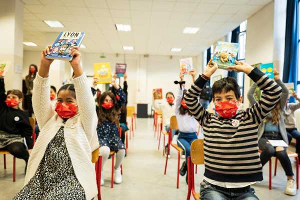 Al via #IOLEGGOPERCHÉ: tutti in libreria per donare un libro alle biblioteche scolastiche