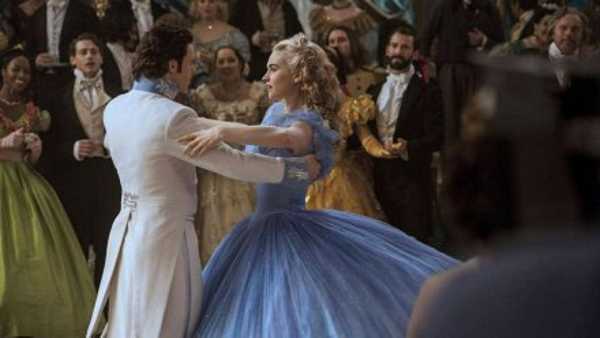 Stasera in TV: "Cenerentola" di Kenneth Branagh. Nel cast Lily James, Cate Blanchett, Helena Bonham Carter 