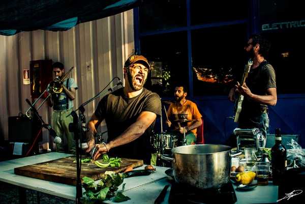 LA7 - Speciale Natale - Con Donpasta viaggio nel mondo della cucina e delle tradizioni del nostro Paese