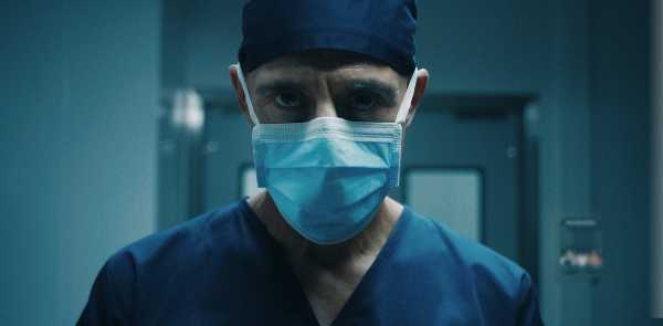 TEMPLE - Su Sky e NOW la seconda stagione del medical thriller Sky Original con Mark Strong