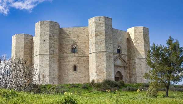 FEDERICO II E L’ARTE DEL COSTRUIRE. ARCHITETTURA E RAPPRESENTAZIONE DEL POTERE a cura di Guglielmo Villa al Teatro de' Servi