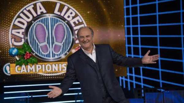 Canale 5 - Tra gli ospiti del secondo appuntamento con "CADUTA LIBERA CAMPIONISSIMI": Elettra Lamborghni, Iva Zanicchi, The Kolors e Gabriele Cirilli