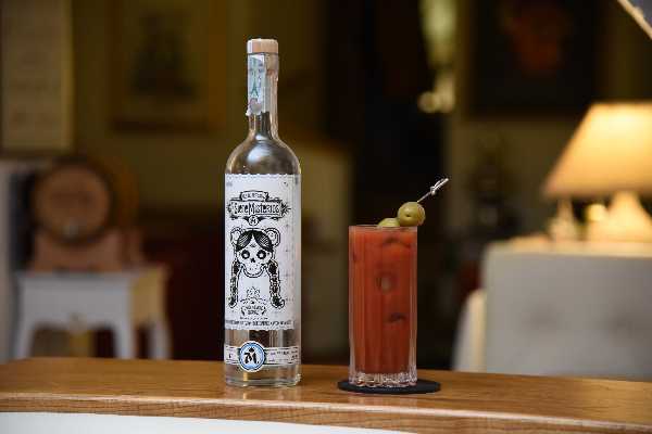 Dalla Sardegna il drink MEZ MARY di Laura Schirru, head bartender del The Duke Cocktail Lounge Bar de La Maddalena (Sassari)