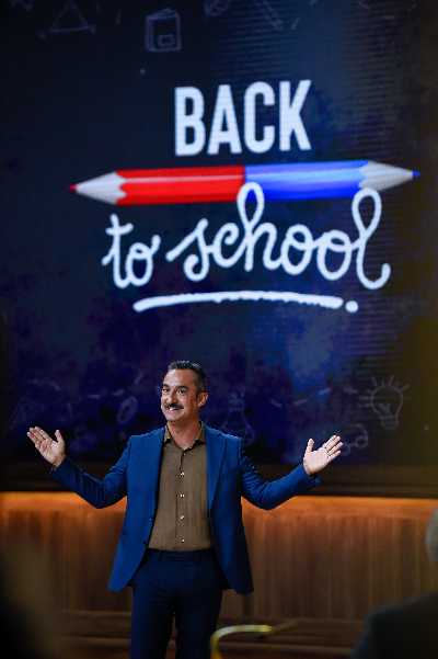 Italia 1 - A "BACK TO SCHOOL" Benedetta Mazza, Jonathan Kashanian, Random, Scintilla, Flavia Vento e Nicola Ventola