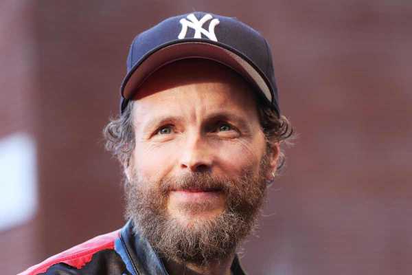 Sanremo - Jovanotti a Radio Subasio: "Grazie Amadeus dell'invito, ma anche quest'anno non verrò a Sanremo"