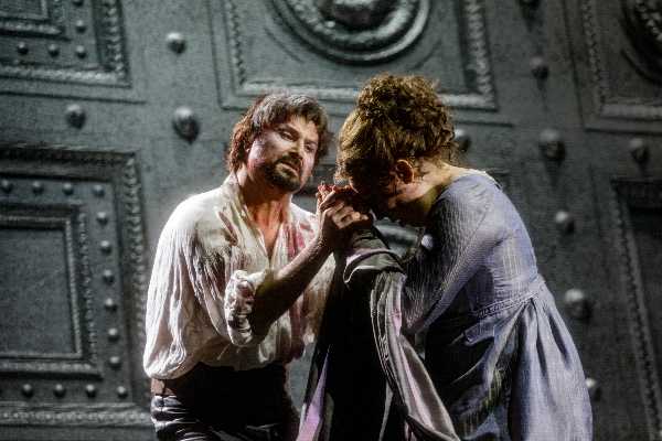 "TOSCA" inaugura la stagione 2022 del Teatro Comunale di Bologna
