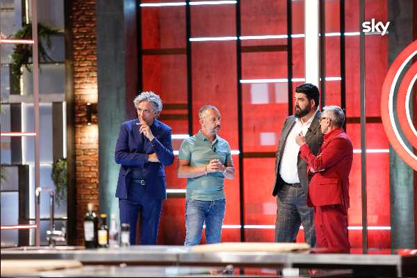 MASTERCHEF ITALIA - Prova in esterna sul set di Blocco 181, produzione originale Sky con la partecipazione artistica di Salmo - Ospiti: Enrico Costanza ed Elide Mollo