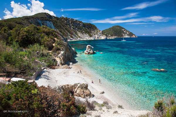 L’Isola d’Elba vola verso l’estate con Silver Air
