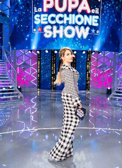 Italia 1: Nuovo appuntamento con “LA PUPA E IL SECCHIONE SHOW” condotto da Barbara D’Urso