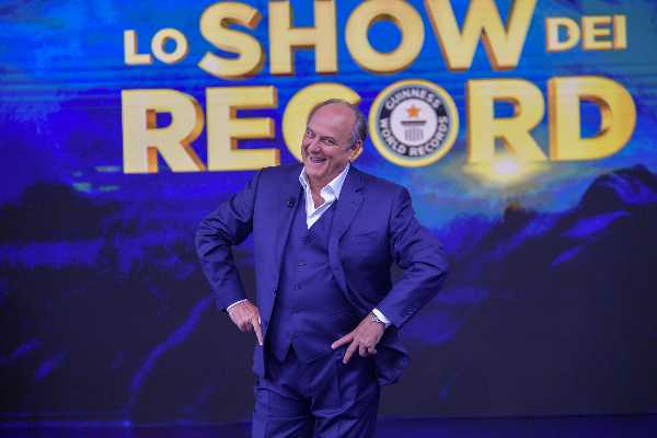 Canale 5 - Amaurys Perez ospite de "LO SHOW DEI RECORD"