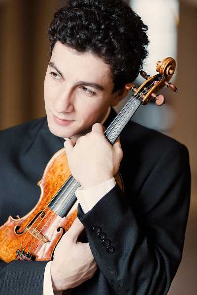 Sergey Khachatryan interpreta il concerto per violino di Schumann