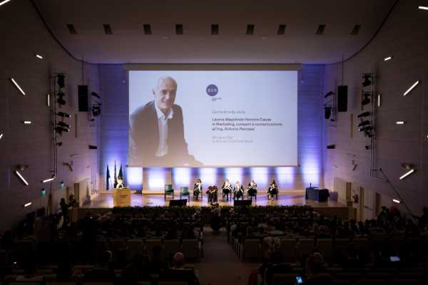 Conferita la Laurea honoris causa in Marketing, consumi e comunicazione all'imprenditore Antonio Percassi